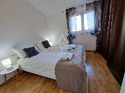   , , mala slika 33