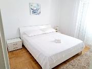   , , mala slika 6