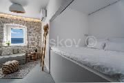   , , mala slika 3
