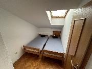   , , mala slika 32