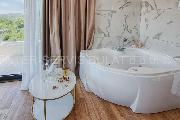   , , mala slika 32